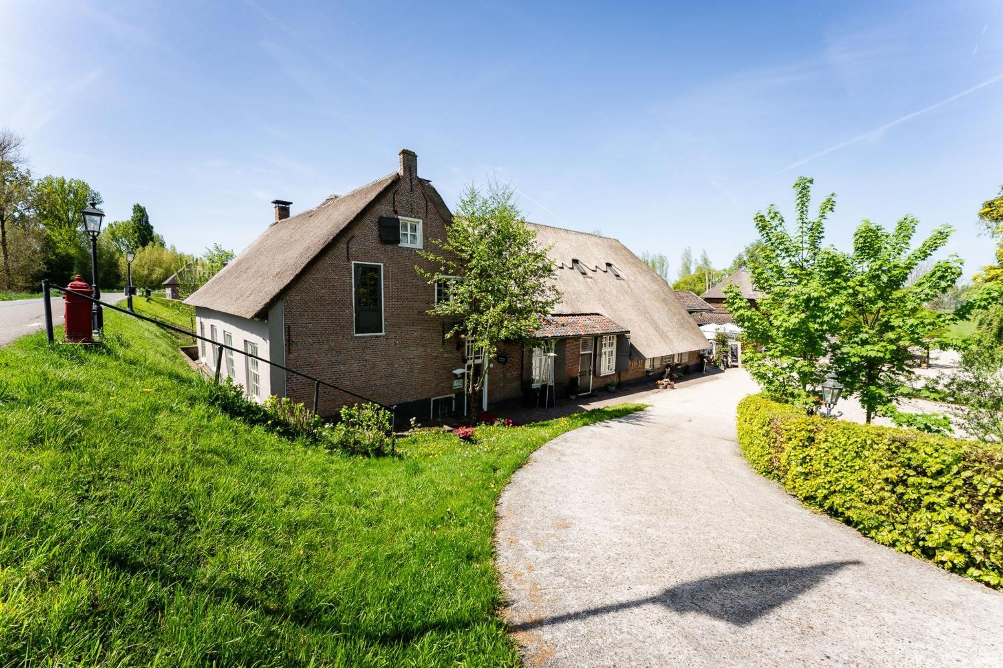 Herberg De Lingehoeve Oosterwijk Екстериор снимка
